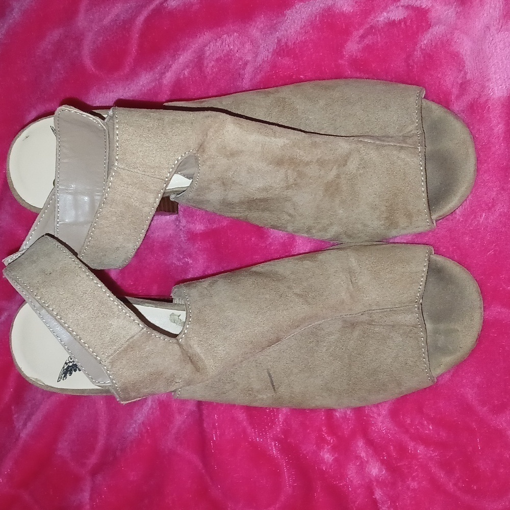 Anthropologie Penny Loves Kenny Heels